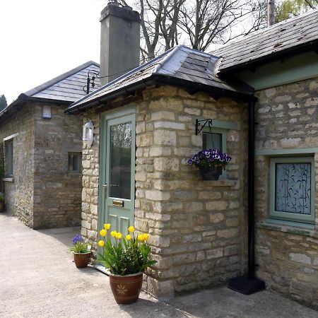 Cosy Stone Cottage, The Bungalow Perrotts Brook ไซเร็นเซสเตอร์ ภายนอก รูปภาพ