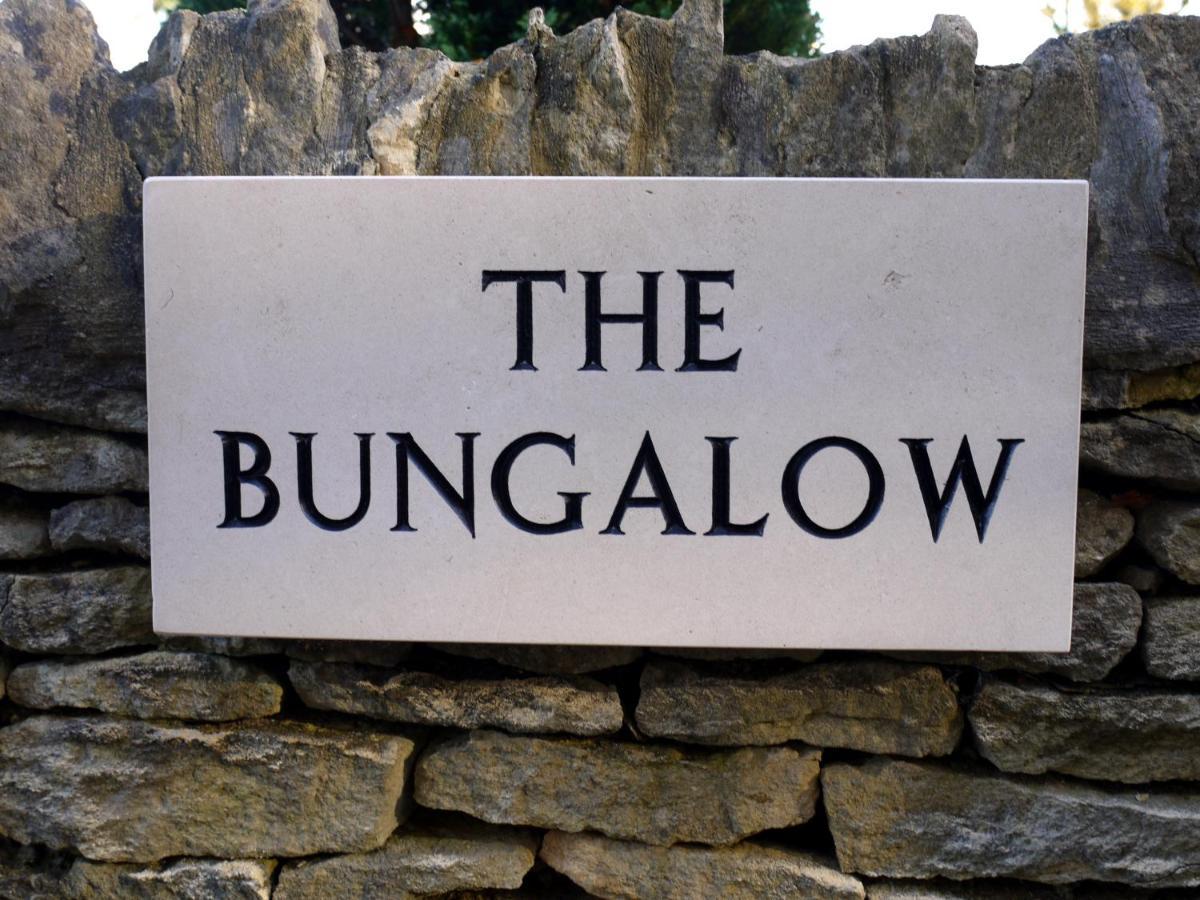 Cosy Stone Cottage, The Bungalow Perrotts Brook ไซเร็นเซสเตอร์ ภายนอก รูปภาพ