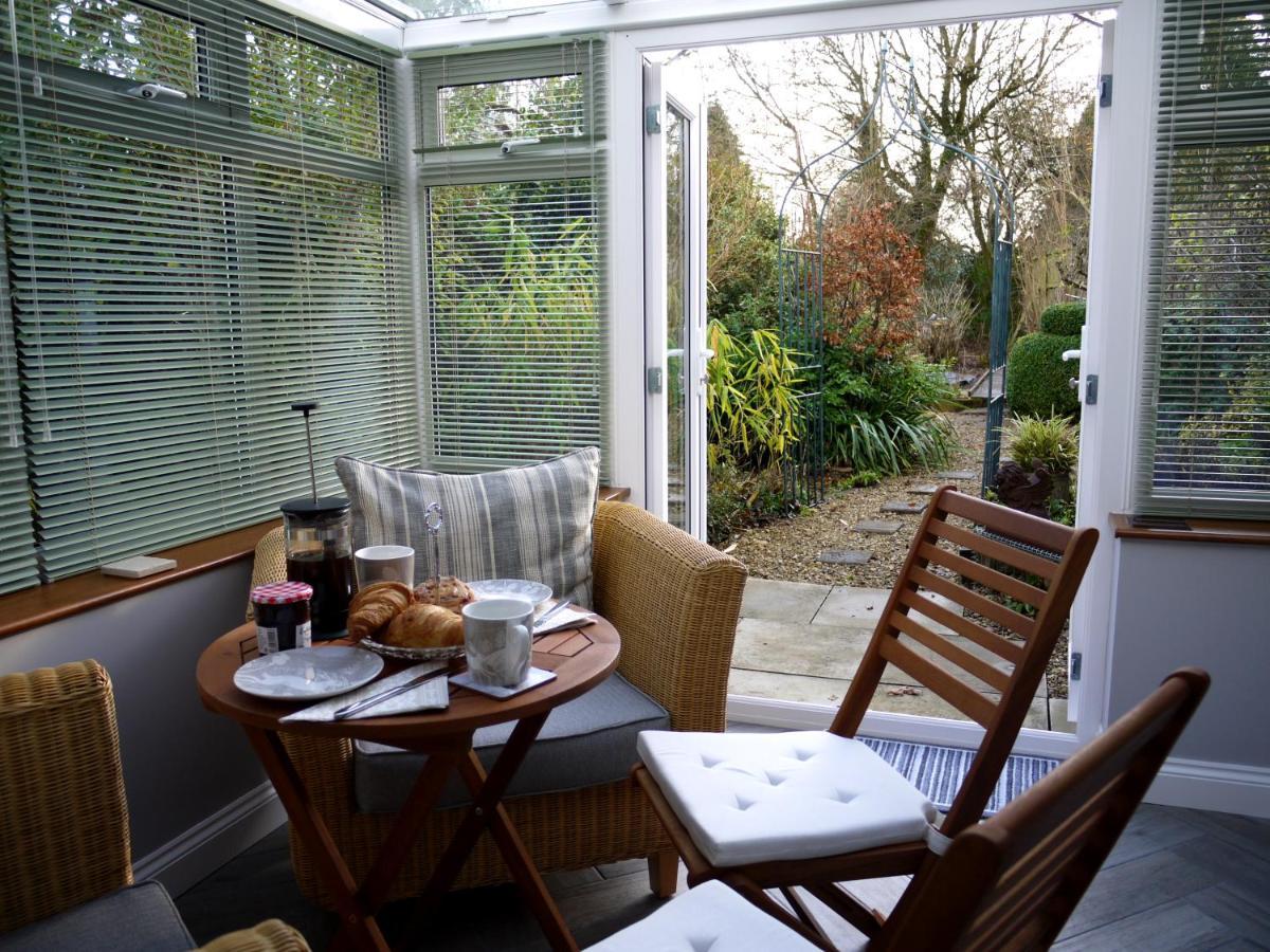 Cosy Stone Cottage, The Bungalow Perrotts Brook ไซเร็นเซสเตอร์ ภายนอก รูปภาพ