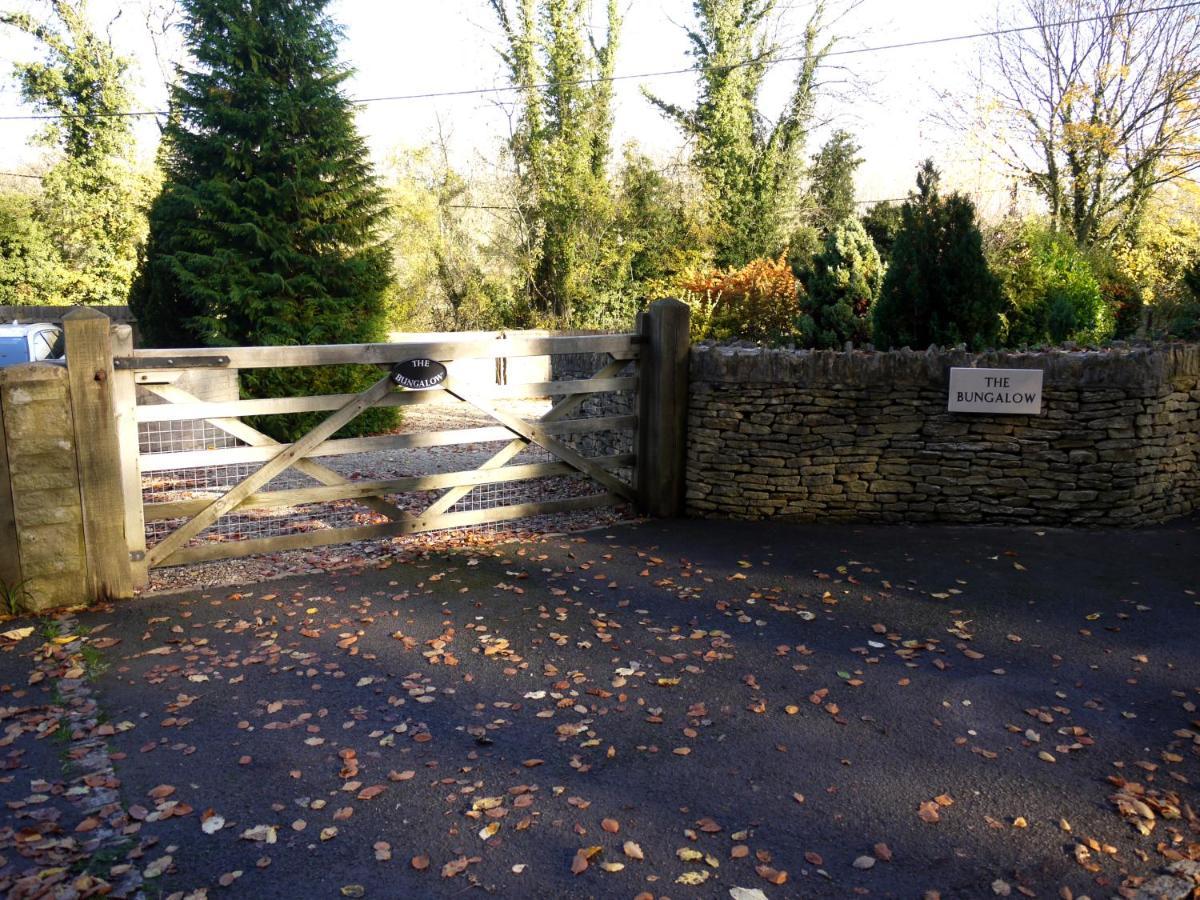 Cosy Stone Cottage, The Bungalow Perrotts Brook ไซเร็นเซสเตอร์ ภายนอก รูปภาพ