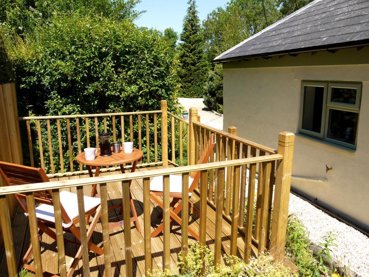 Cosy Stone Cottage, The Bungalow Perrotts Brook ไซเร็นเซสเตอร์ ภายนอก รูปภาพ