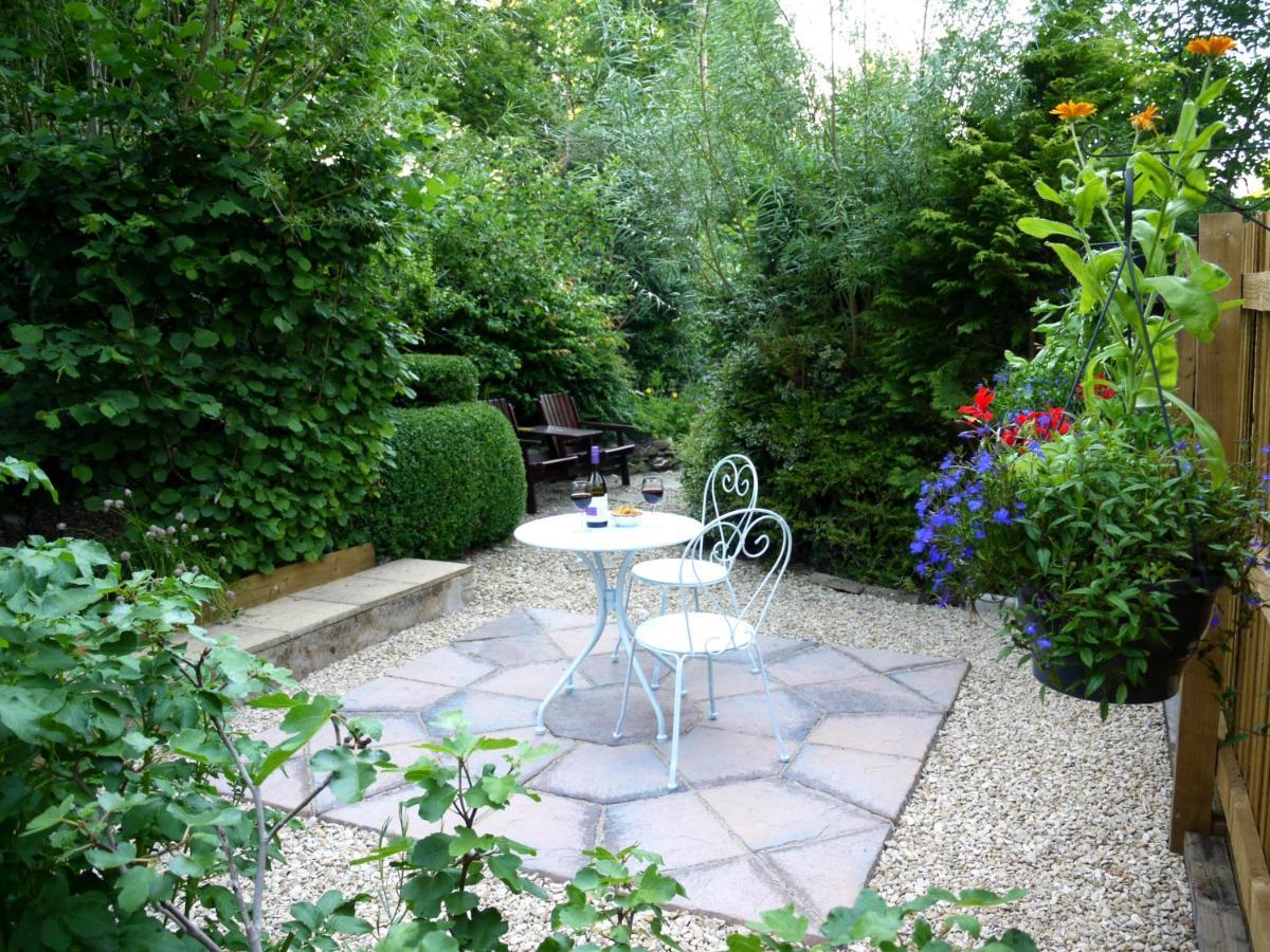 Cosy Stone Cottage, The Bungalow Perrotts Brook ไซเร็นเซสเตอร์ ภายนอก รูปภาพ