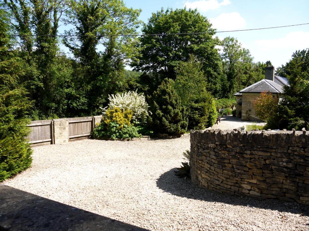 Cosy Stone Cottage, The Bungalow Perrotts Brook ไซเร็นเซสเตอร์ ภายนอก รูปภาพ
