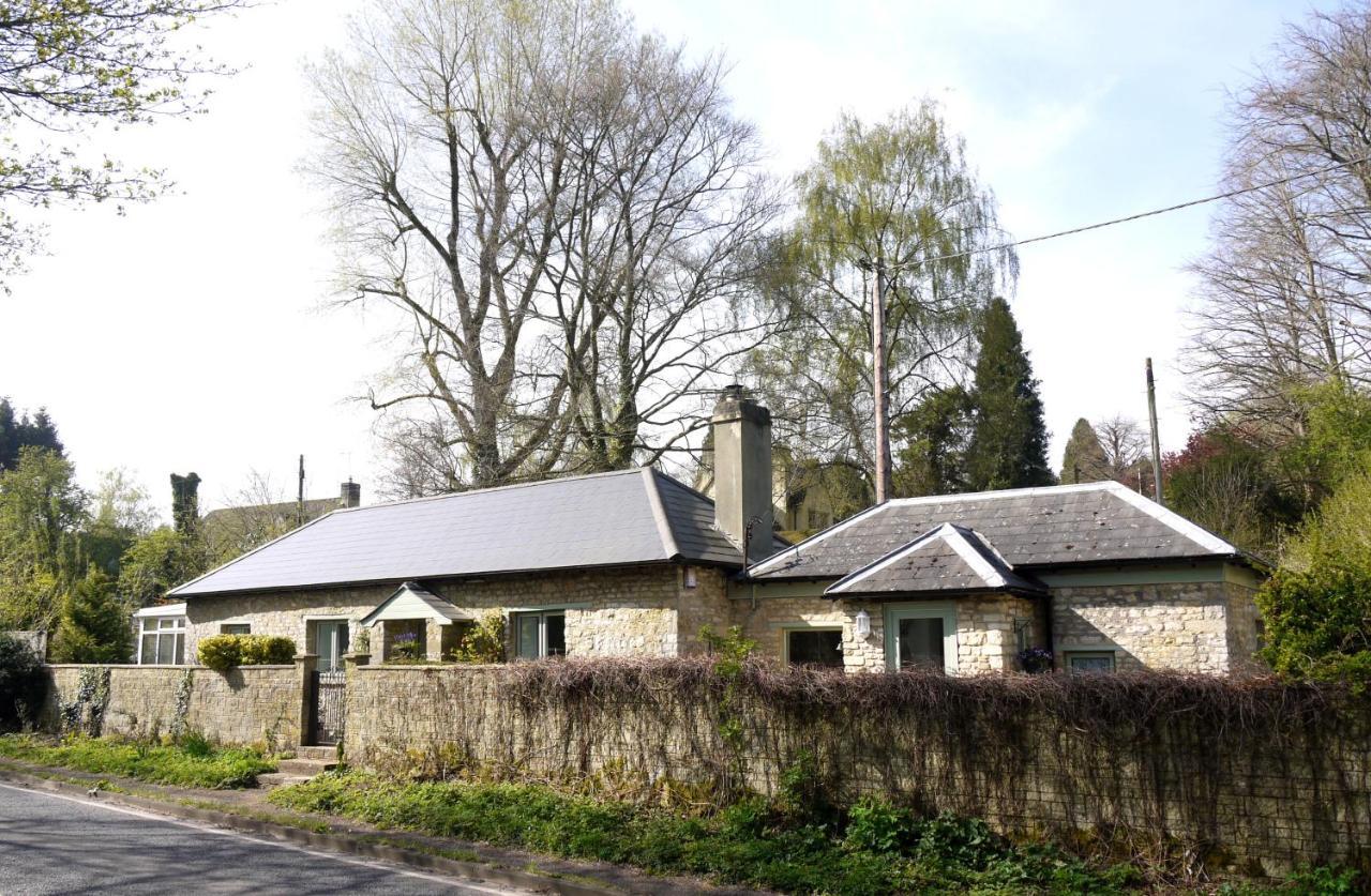 Cosy Stone Cottage, The Bungalow Perrotts Brook ไซเร็นเซสเตอร์ ภายนอก รูปภาพ