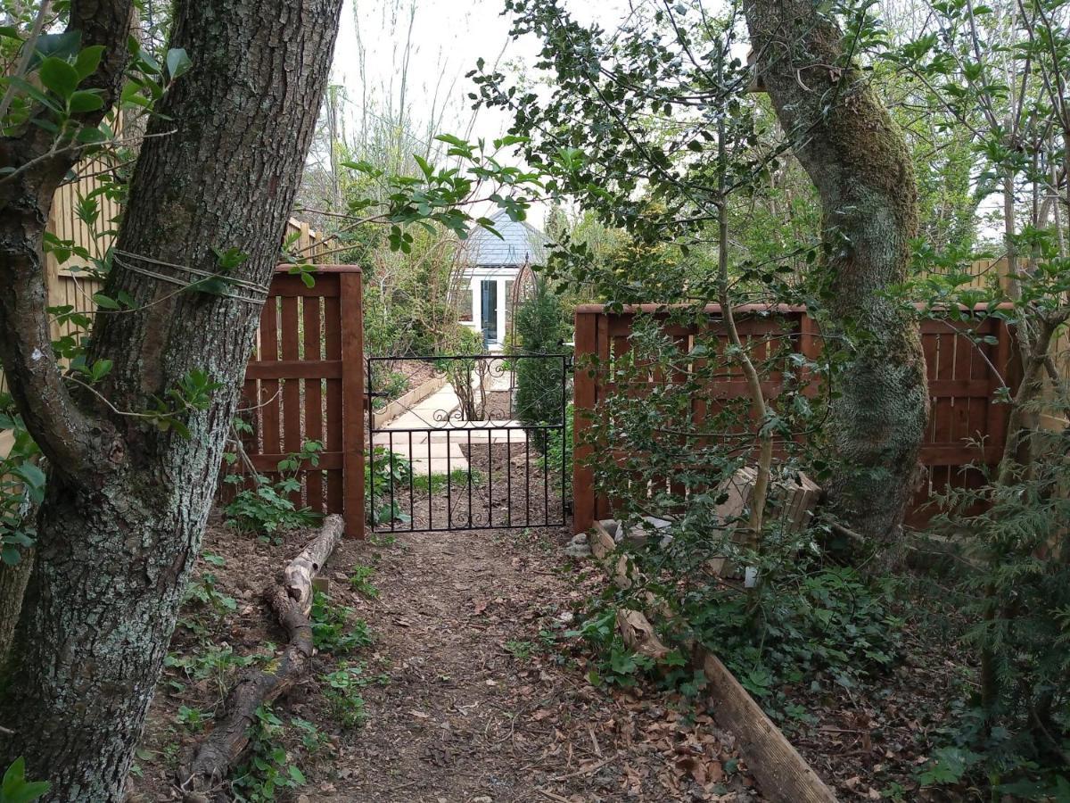 Cosy Stone Cottage, The Bungalow Perrotts Brook ไซเร็นเซสเตอร์ ภายนอก รูปภาพ
