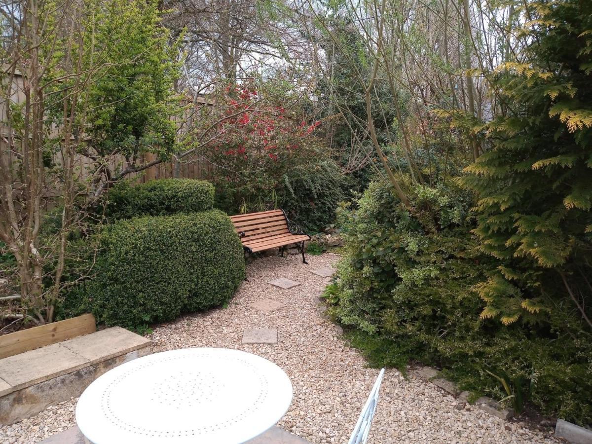Cosy Stone Cottage, The Bungalow Perrotts Brook ไซเร็นเซสเตอร์ ภายนอก รูปภาพ