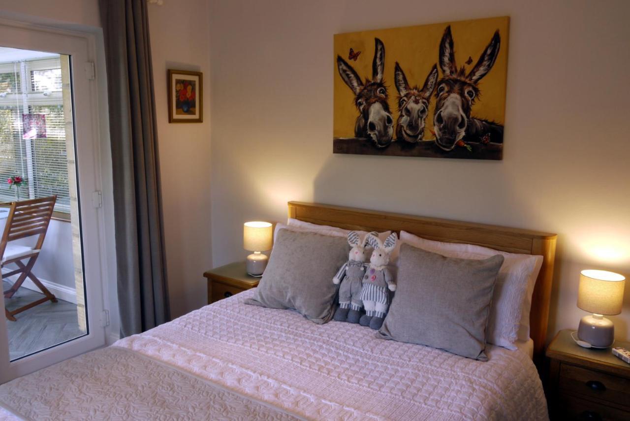 Cosy Stone Cottage, The Bungalow Perrotts Brook ไซเร็นเซสเตอร์ ภายนอก รูปภาพ